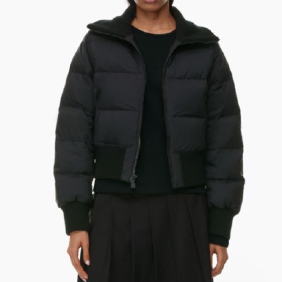 Aritzia Sunday Best Apres Bomber Jacket - Picture 5 of 5